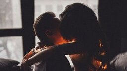 Nighttimedate-room's Picture