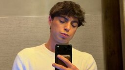 Azcollegeboy's Picture